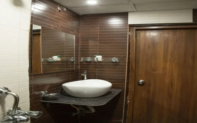 OYO 10023 Hotel Satya