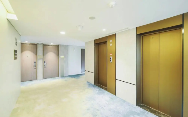 Grand Whiz Hotel Praxis Surabaya