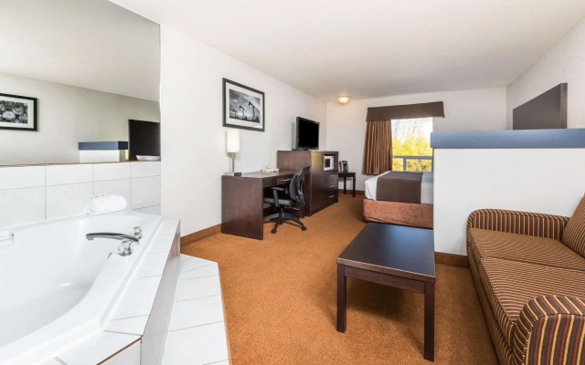 Super 8 by Wyndham Vermilion AB