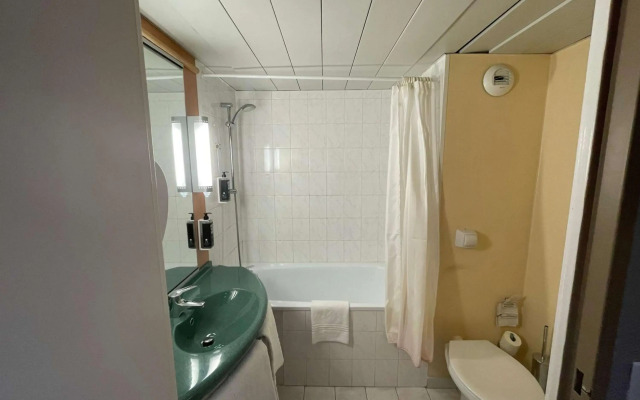 ibis Epinal Centre Ville
