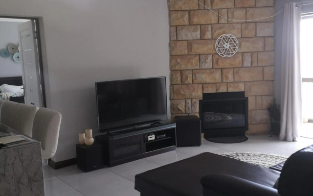 8 Sleeper Villa and 4 Sleeper Flatlet