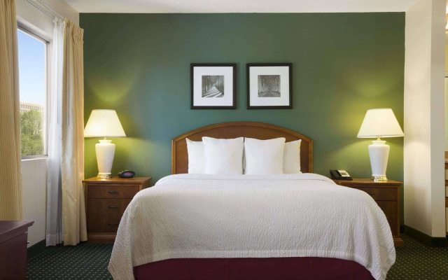 Philadelphia Suites-Extended Stay