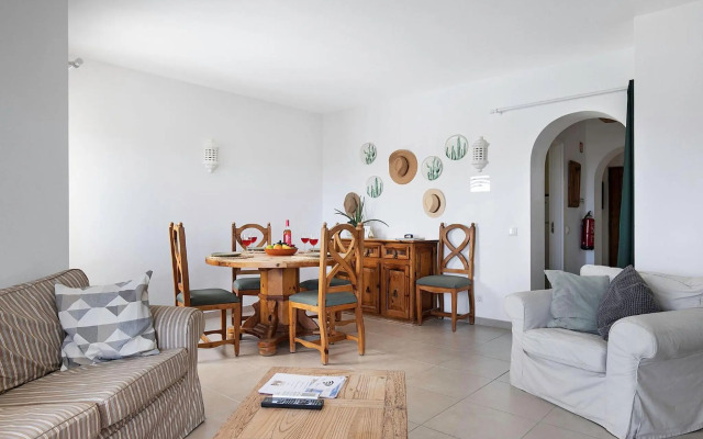 Carvoeiro -Spacious 2 bedroom appartment with pool - Monte Dourado