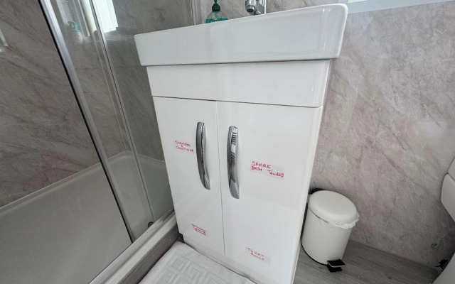 Lancing Road Cozy Apartment in Croydon