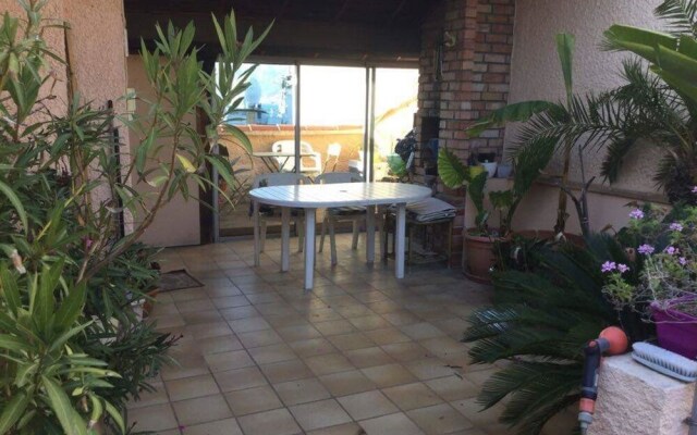 Apartment With 2 Bedrooms in Saint-mandrier-sur-mer, With Wonderful se