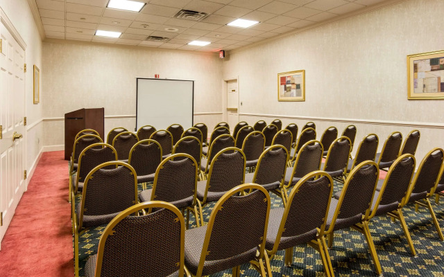 Quality Inn Near Joint Base Andrews - Washington Area