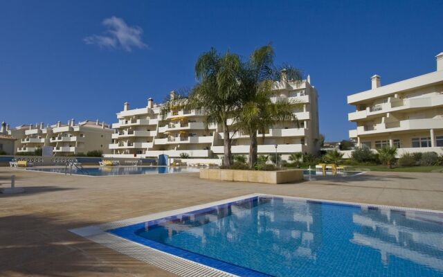 Beautiful 2-bed Apartment in Albufeira