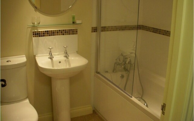 Broom Hall Inn