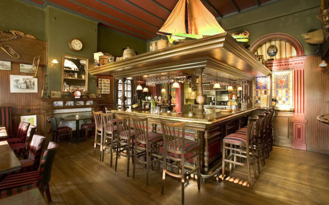 De Zon Hotel & Restaurant by Flow