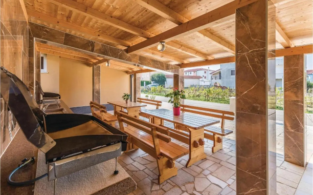 Three-Bedroom Apartment in Medulin