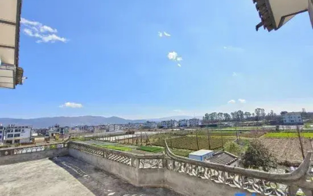 Yingshan Countryside B&B (Erhai Caicun Longkan Wharf Branch)