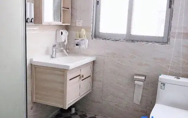 Hongqiao Hostel