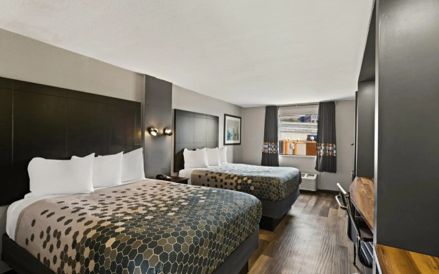 Rodeway Inn & Suites Downtown North