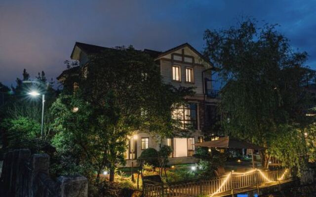 Wuyishan Shangxige B & B