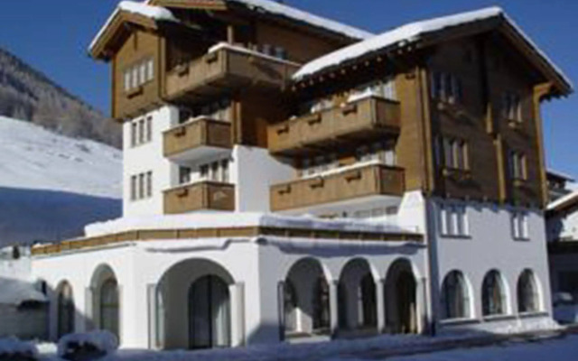 Arcade Apartments