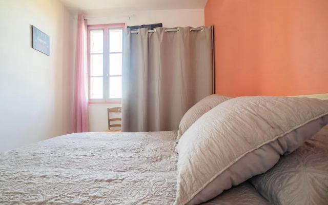 Tasteful Holiday Home in Marnac With Garden