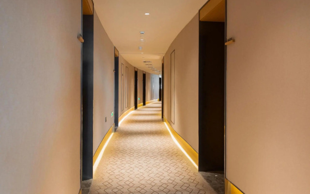 JI Hotel (Baoding Wanbo Square)