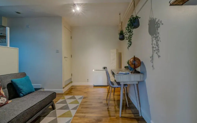 Stylish and Charming City Centre apt for 6