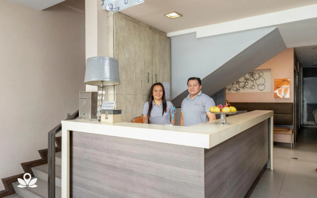 Lorenzzo Suites Hotel
