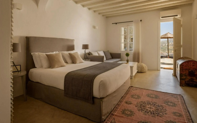 Cova Mykonos Suites