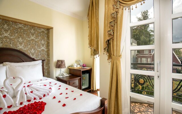 Navy Flowers Hotel