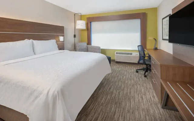 Holiday Inn Express & Suites Chico, An Ihg