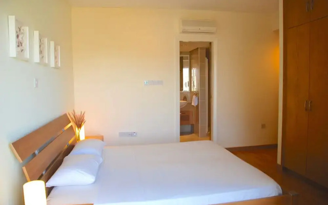 Charming 3 bedroom villa 'EZ02' with beautiful views, communal pool and resort facilities, Zephyros Village on Aphrodite Hills Resort