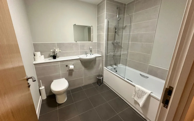 Adelphi Wharf Apartments by Beehosting