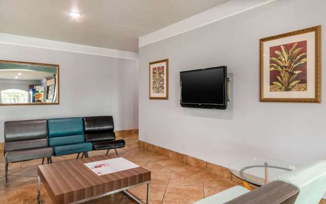 Quality Inn & Suites at The Outlets Mercedes/Weslaco