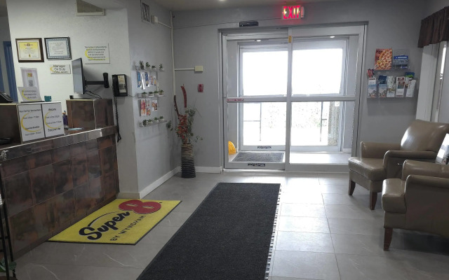 Super 8 by Wyndham Swift Current