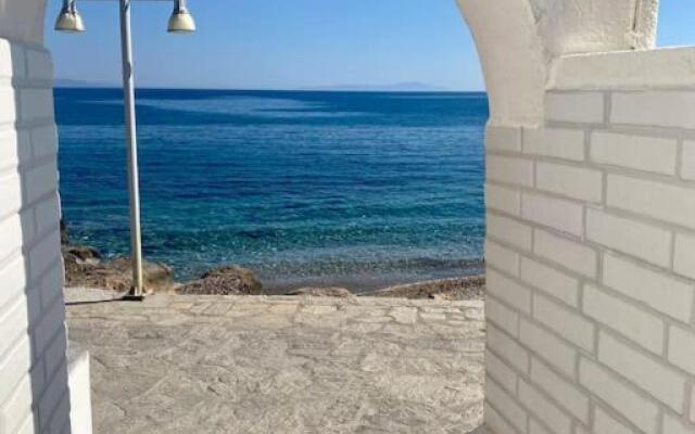 Cavos Studio by the sea