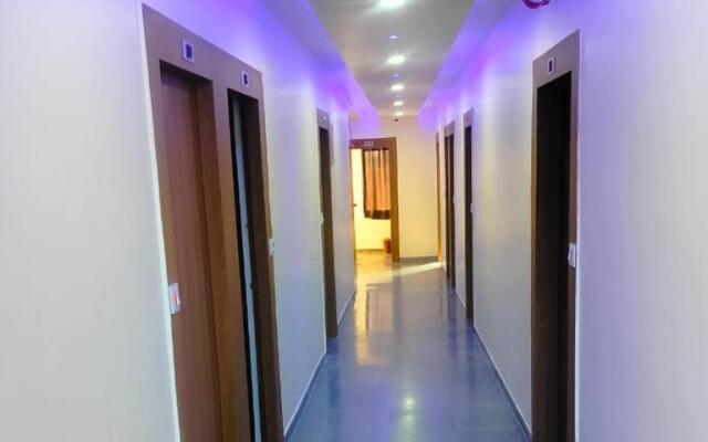 Hotel S G,Vadodara
