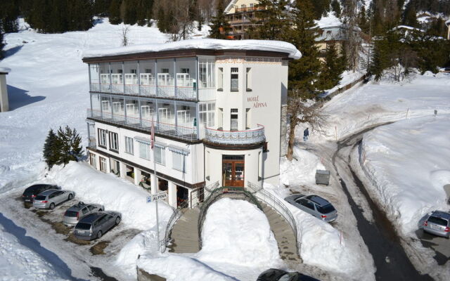 Hotel Alpina