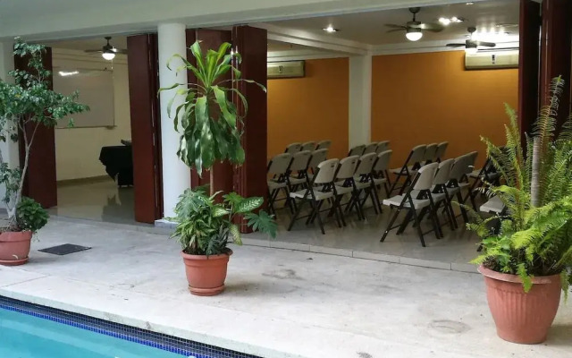 Отель Windsor Plaza