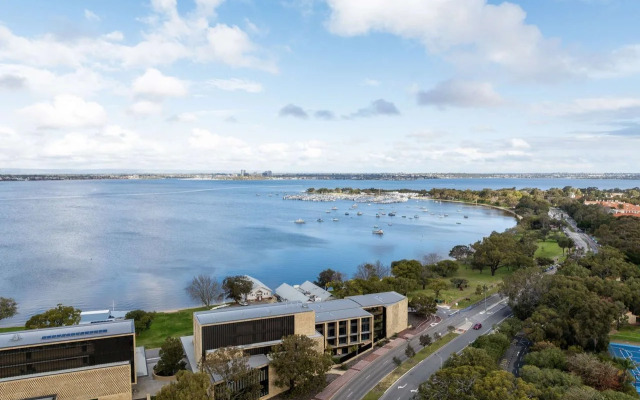 Wonil Hotel Perth - Handwritten Collection