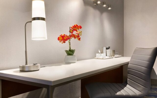 Skyline Hotel Detroit Airport, SureStay Collection by BW