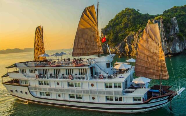 Le Journey Cruise Ha Long Bay