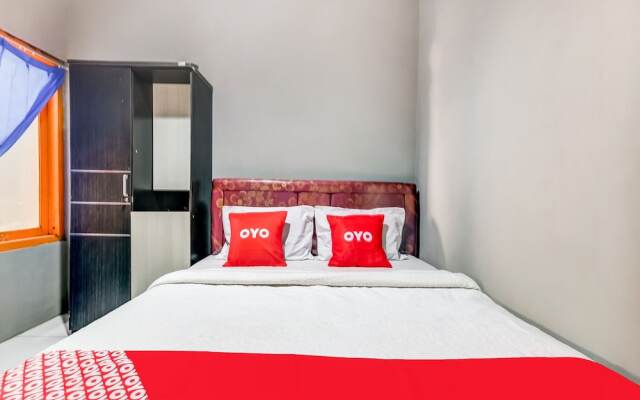 RedDoorz Syariah Near Tugu Gentan Jakal