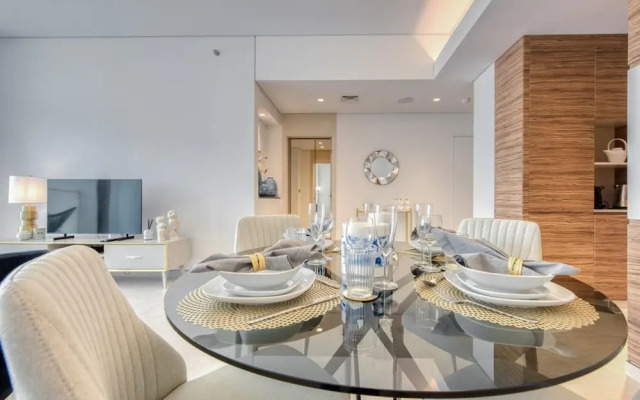 Urban 1BR w Golf Course Views