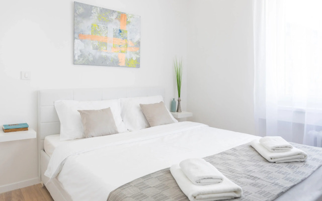 Modern and Bright Studio in Main Pedestrian Zone