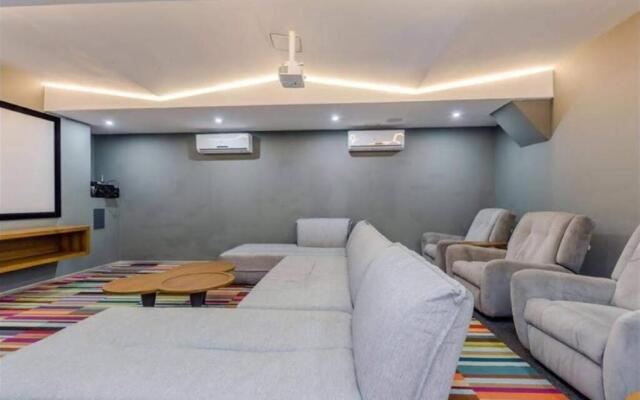 Entire Apartment, Excellent Location The City 1004
