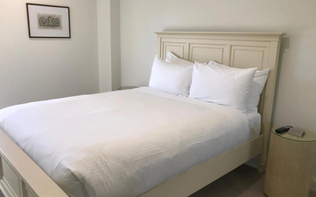 Knightsbridge Canberra – Guest Rooms – Kingston