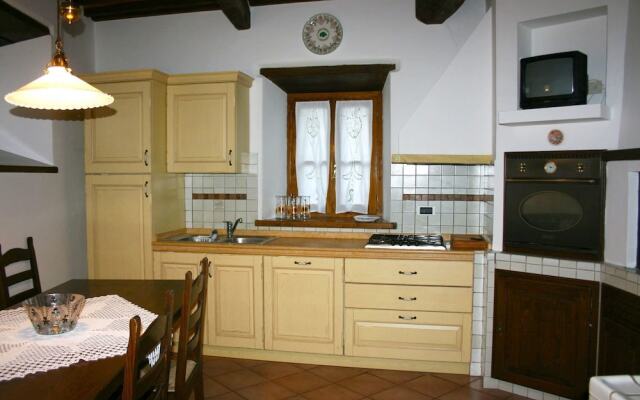 Wonderful private villa with private pool, A/C, WIFI, TV, pets allowed and parking, close to Are...