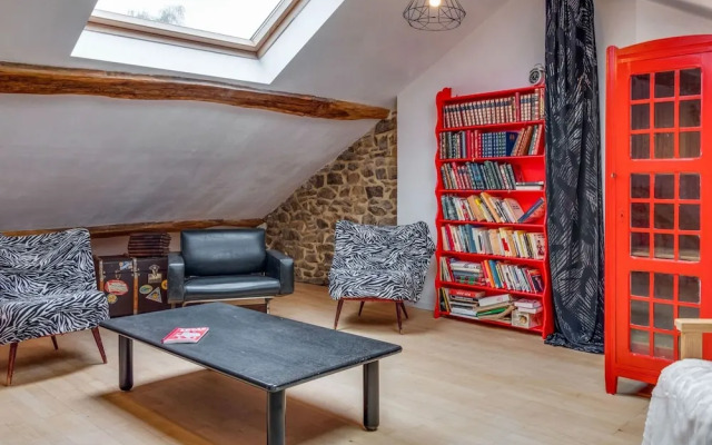 Enticing Holiday Home in Viroinval near Forest