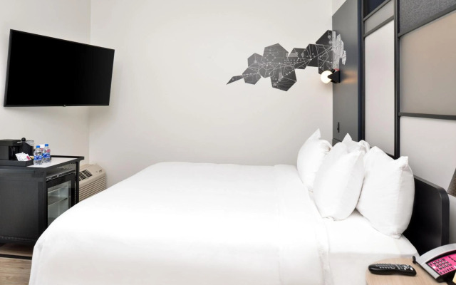 Aloft Charlotte Airport