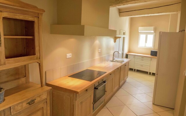 Stunning Holiday Home With Swimming Pool in Loupia