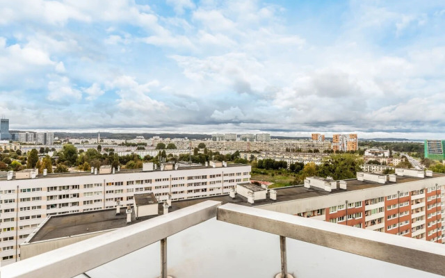 City and Sea View Apartment by Renters
