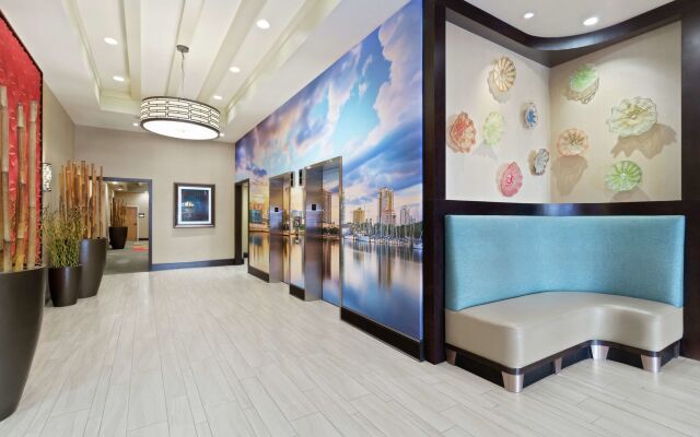 Hampton Inn & Suites St. Petersburg/Downtown