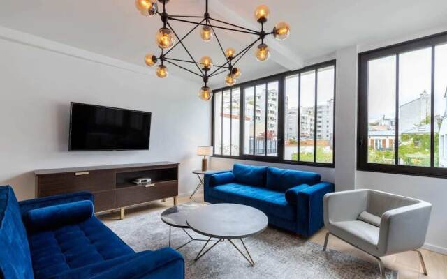 Stunning 2 Bed Apartment, Sleeps 4