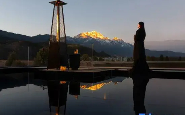 Yichuan·Hoshino | Mountain View Sunshine Golden Peak · Designer Homestay